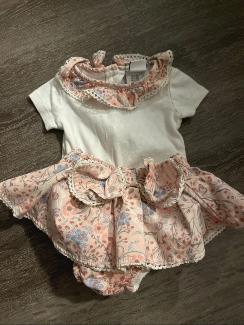 cupcakes & cashmere White Bodysuit with Pink Floral Ruffle Skirt